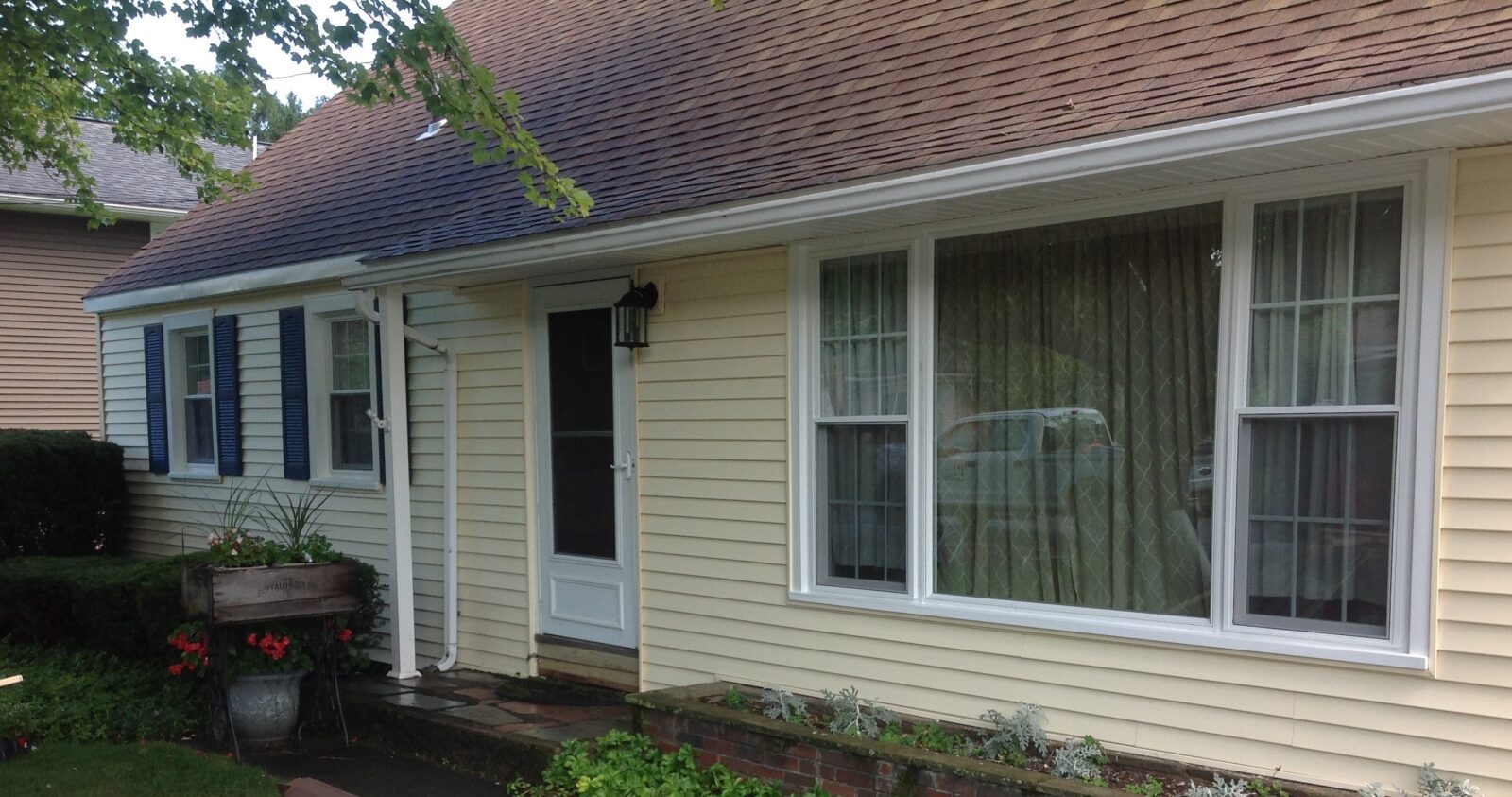 king 1 Windows & Gutters