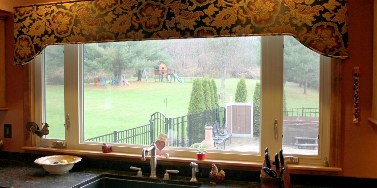 Large kitchen 3 lite casement